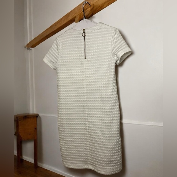 Maggy London Textured Square Shift Dress White Size 4 - Picture 2 of 7